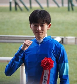 坂井瑠星（騎手）の写真