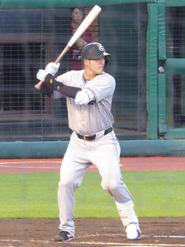 岸田行倫（野球選手）の写真