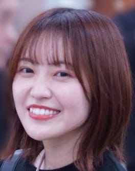 松田里奈（銀行の出納係・アイドル）の写真