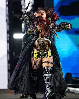 紫雷イオ（プロレスラー）の写真