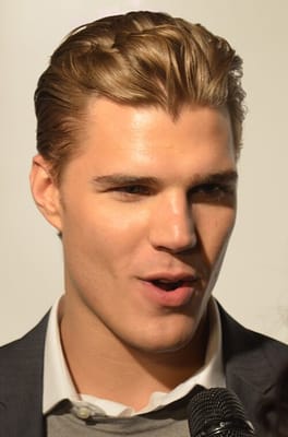 Photo of Chris Zylka