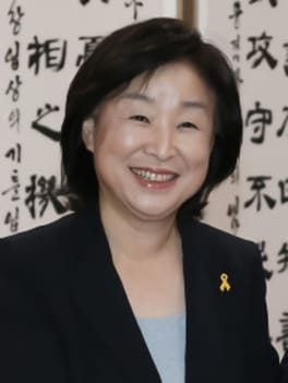 Photo of Sim Sang-jung