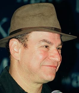 Photo of Robert Wuhl