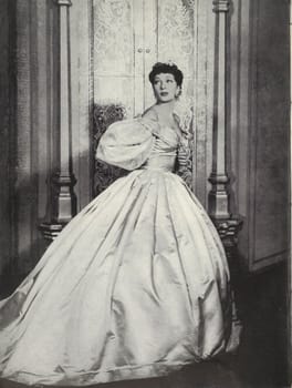 Photo of Gertrude Lawrence
