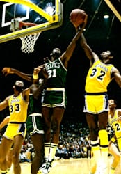 Photo of Cedric Maxwell
