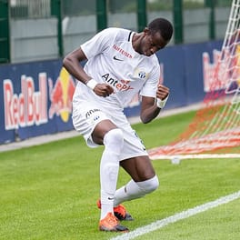 アッサン・シーセイ（サッカー選手）の写真