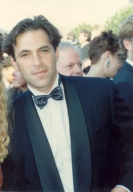 Photo of Ken Olin