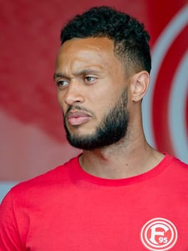 ルイス・ベイカー（サッカー選手）の写真