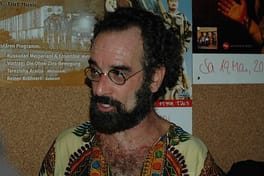 Photo of Bob Brozman