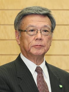 翁長雄志（政治家）の写真