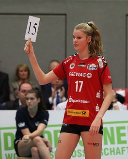 カミラ・バイツェル（バレーボール選手）の写真