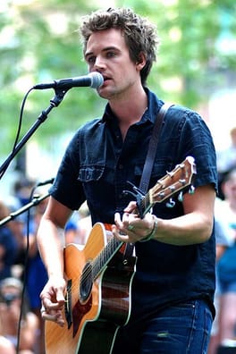 Photo of Tyler Hilton