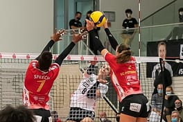 ブリタニー・アベルクロンビエ（バレーボール選手）の写真
