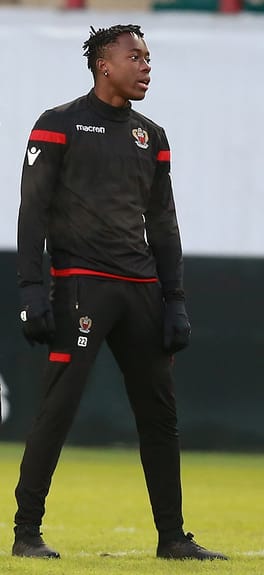 アルノー・ルサンバ（サッカー選手）の写真