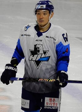 Photo of Lee Don-ku