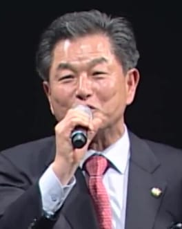 Photo of Shin Hak-yong