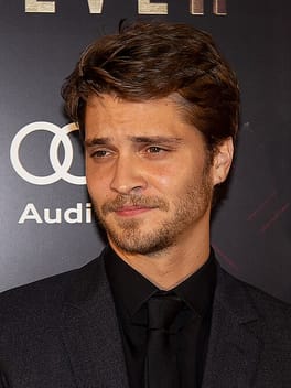 ルーク・グライムス（テレビ俳優・映画俳優）の写真