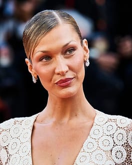 ベラ・ハディッド（モデル・馬術選手）の写真