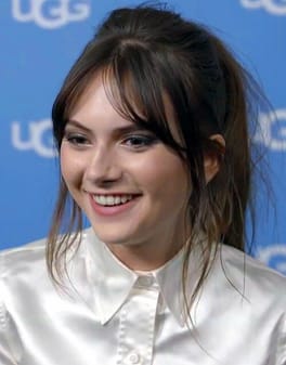 エミリア・ジョーンズ（俳優・映画俳優）の写真