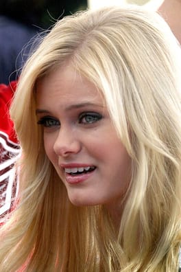 Photo of Sara Paxton