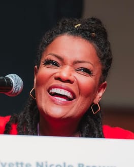 Photo of Yvette Nicole Brown