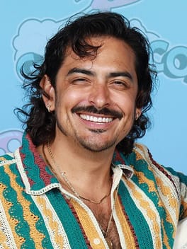 Photo of Robbie Daymond