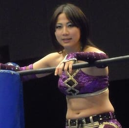 紫雷美央(プロレスラー)の写真