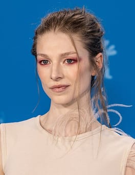ハンター・シェイファー(モデル・俳優)の写真