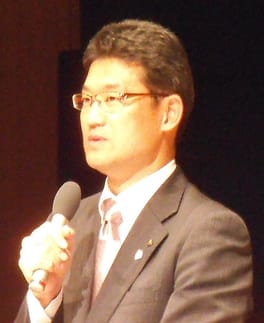 河野俊嗣（政治家）の写真