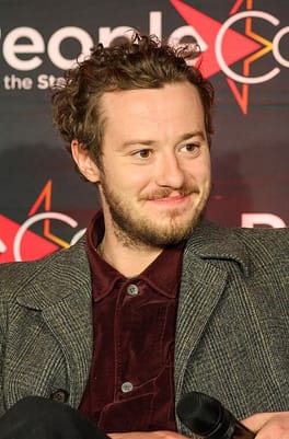 Photo of Joseph Quinn