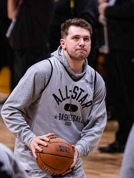 ルカ・ドンチッチ（バスケットボール選手）の写真