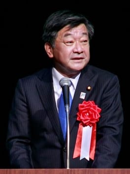 足立敏之（政治家）の写真