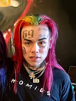 6ix9ine（ラッパー・ソングライター）の写真