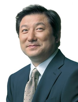亀岡偉民（政治家）の写真