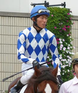鮫島良太(騎手)の写真