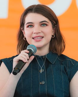 Photo of Raegan Revord