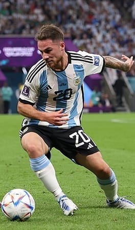 アレクシス・マック・アリスター（サッカー選手）の写真