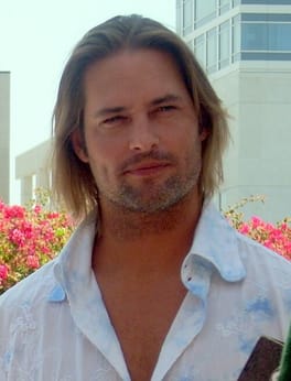 ジョシュ・ホロウェイ（俳優・テレビ俳優）の写真