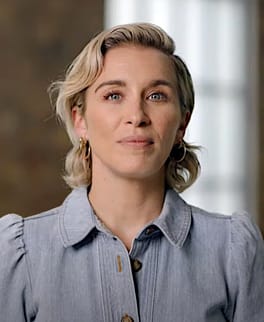 ヴィッキー・マクルア（俳優・モデル）の写真