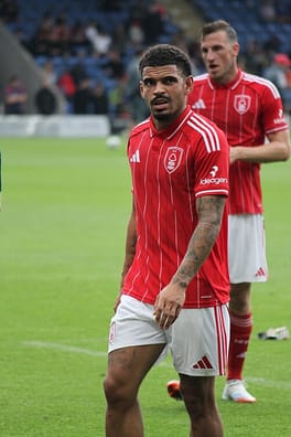 モーガン・ギブス＝ホワイト（サッカー選手）の写真