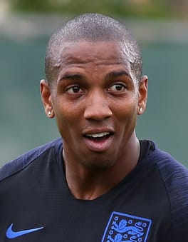アシュリー・ヤング（サッカー選手）の写真