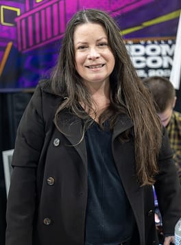 ホリー・マリー・コームズ（俳優・テレビ俳優）の写真