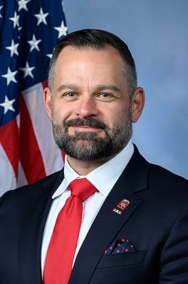 コーリー・ミルズ（政治家・国会議員）の写真