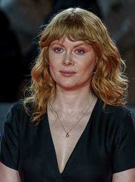 エミリー・ビーチャム(俳優・舞台俳優)の写真