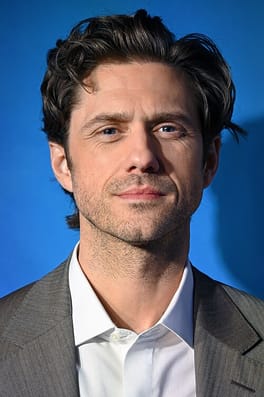 アーロン・トヴェイト(映画俳優・舞台俳優)の写真