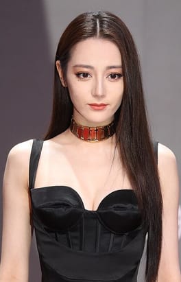 ディルラバ・ディルムラット（俳優・モデル）の写真