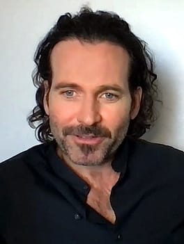 アイオン・ベイリー(俳優・テレビ俳優)の写真