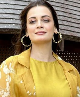 ディア・ミルザ（モデル・美人コンテスト出場者）の写真