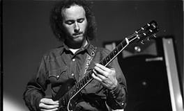 ロビー・クリーガー（ギタリスト・作曲家）の写真