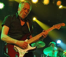 ロビン・トロワー（ギタリスト）の写真